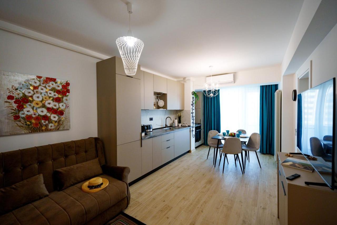 Royale Sundance 224 Infinity Beach Pool & Spa Mamaia Nord Navodari Exterior photo