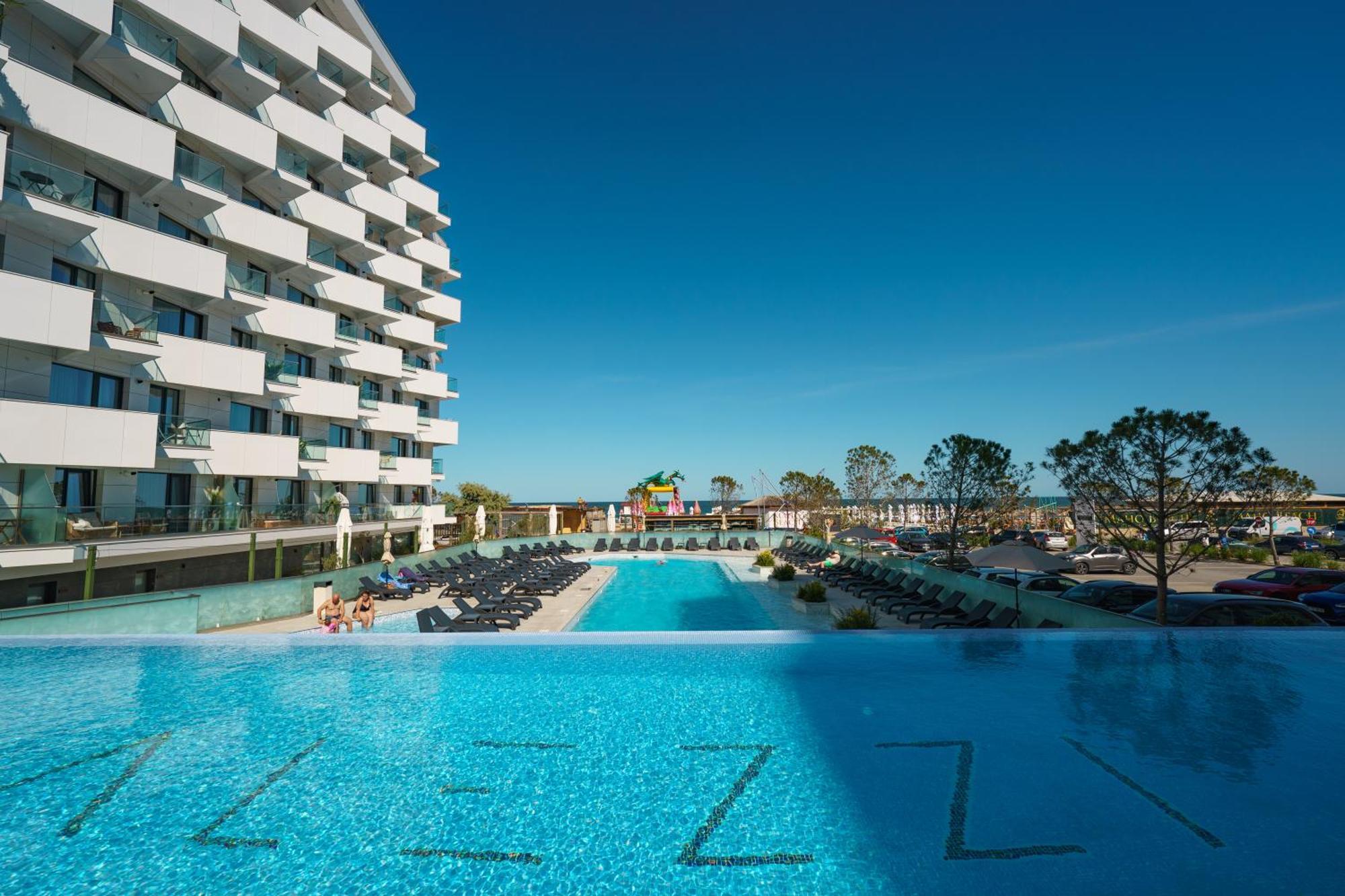 Royale Sundance 224 Infinity Beach Pool & Spa Mamaia Nord Navodari Exterior photo