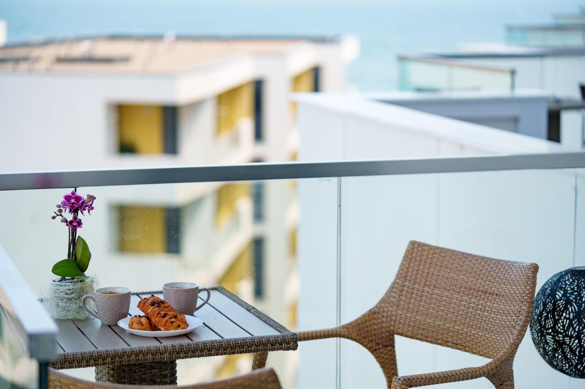 Royale Sundance 224 Infinity Beach Pool & Spa Mamaia Nord Navodari Exterior photo